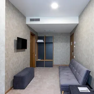 4* Otel Brooch Boutique